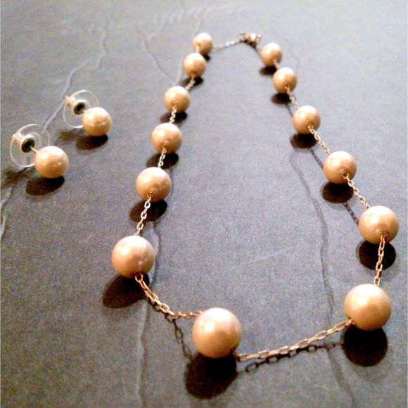 Vintage Faux Pearl Station Chain Necklace with Stud Earrings - Picture 4 of 4